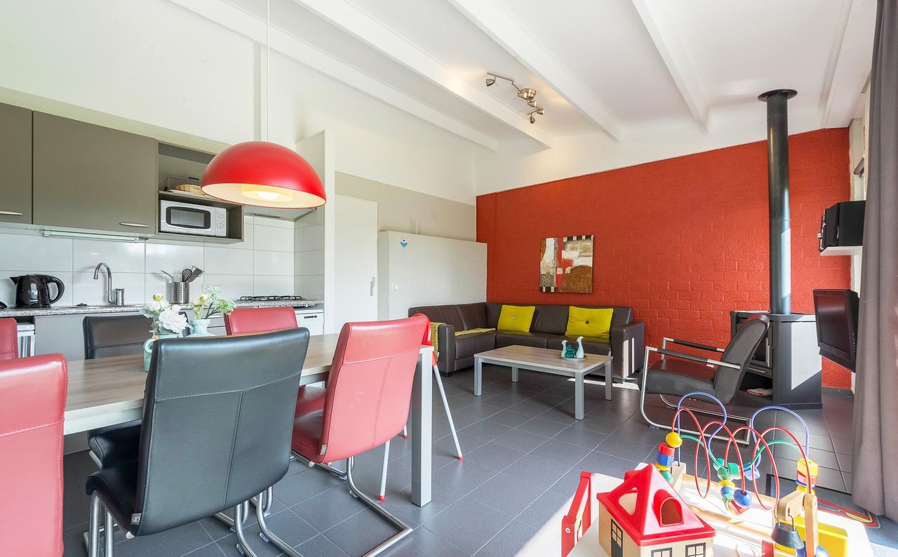 Roompot Schin Op Geul Born Room photo